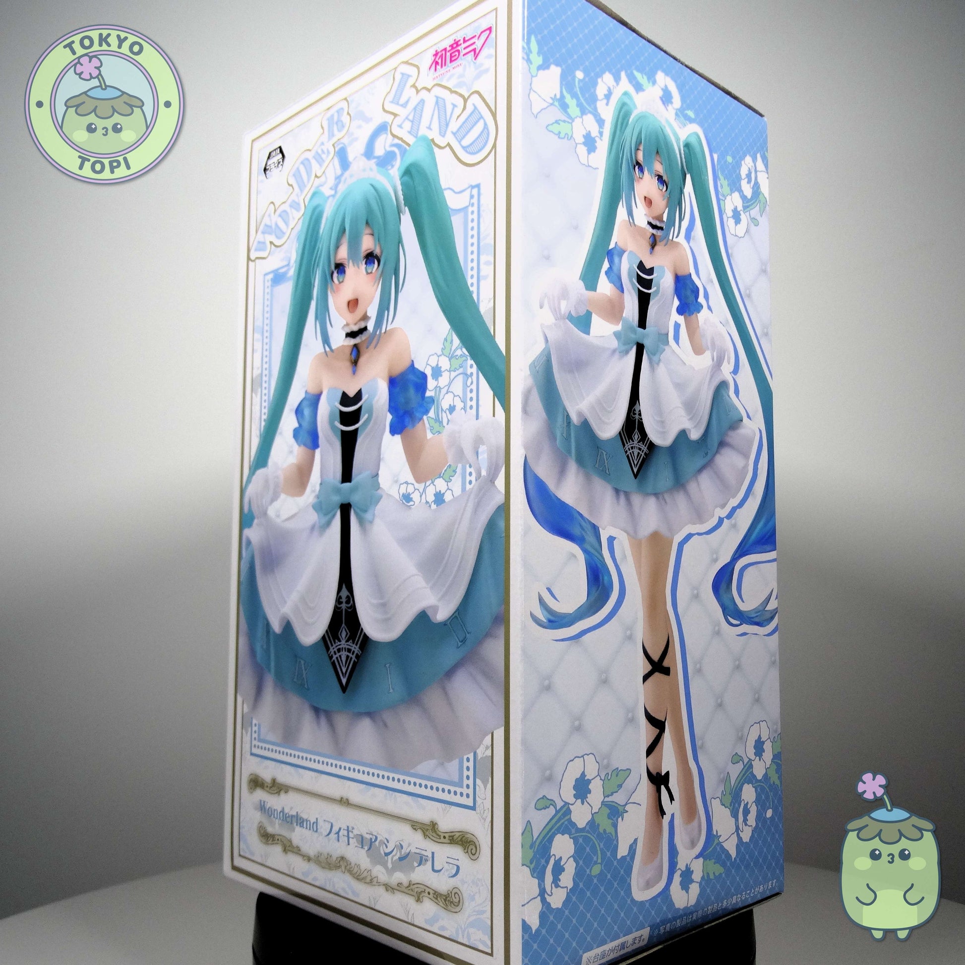 This Taito figure captures the iconic Hatsune Miku in an enchanting Cinderella-inspired design, complete with ornate necklace and intricately detailed skirt embellishments. Standing approximately 18cm tall, it's a sophisticated collectible that appeals to both seasoned enthusiasts and those beginning their figure collection. The refined craftsmanship and thematic presentation make it a distinguished addition to any display.