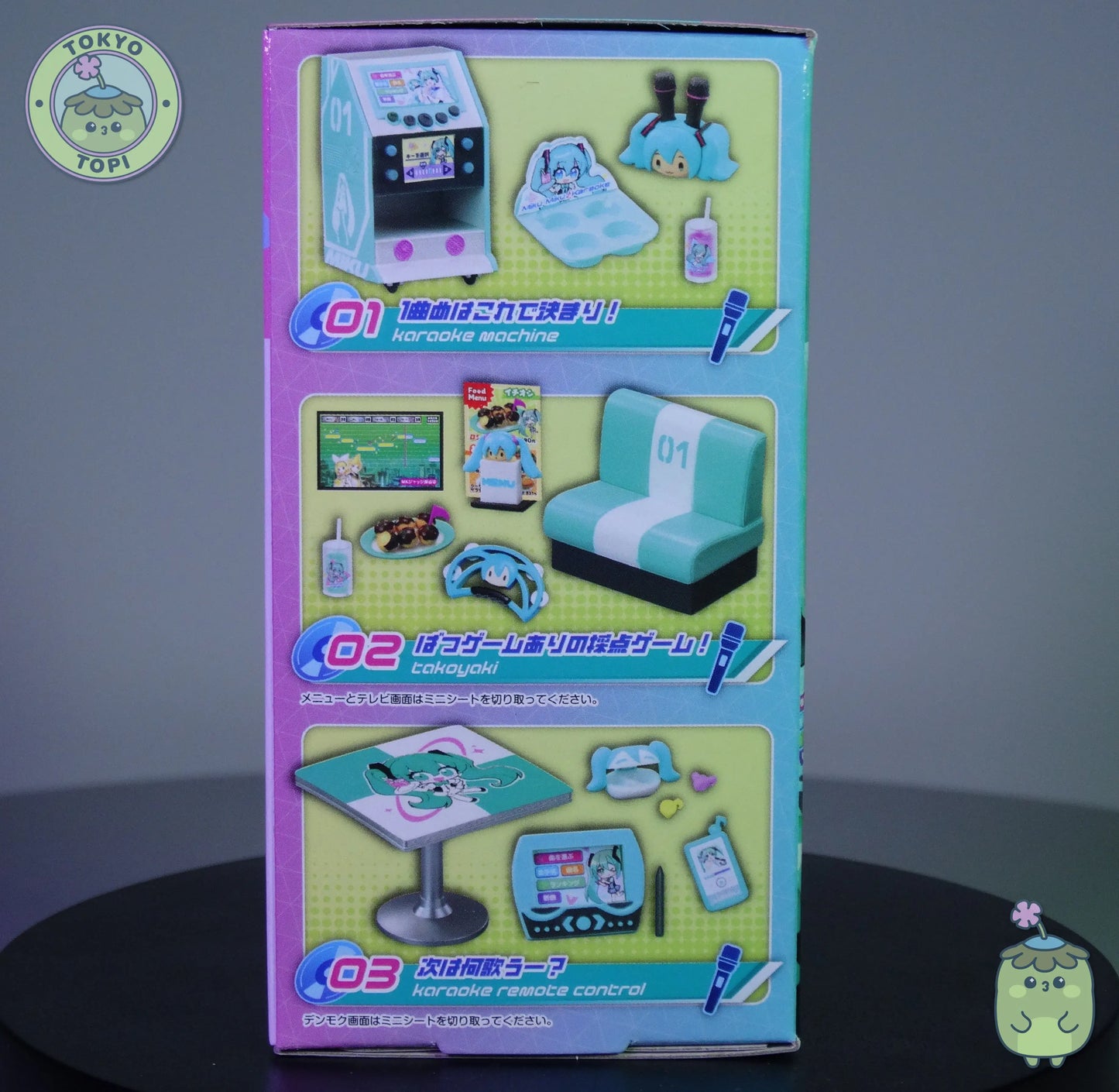 Hatsune Miku from Vocaloid blind box figure of tiny karaoke bar based on Miku in her classic cute blue colour. 