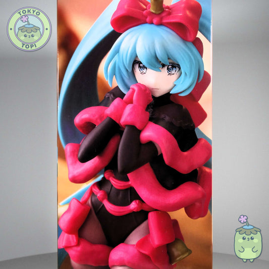  festive Hatsune Miku figure showcases the beloved character in an uncommon darker palette, crafted by Furyu's SweetSweets Noel Raspberry collection. Standing approximately 21cm tall, the figure arrives with an innovative creative stand designed to resemble a decorative plate, adding visual interest to any display. Perfect for collectors seeking a distinctive seasonal interpretation of this iconic character.